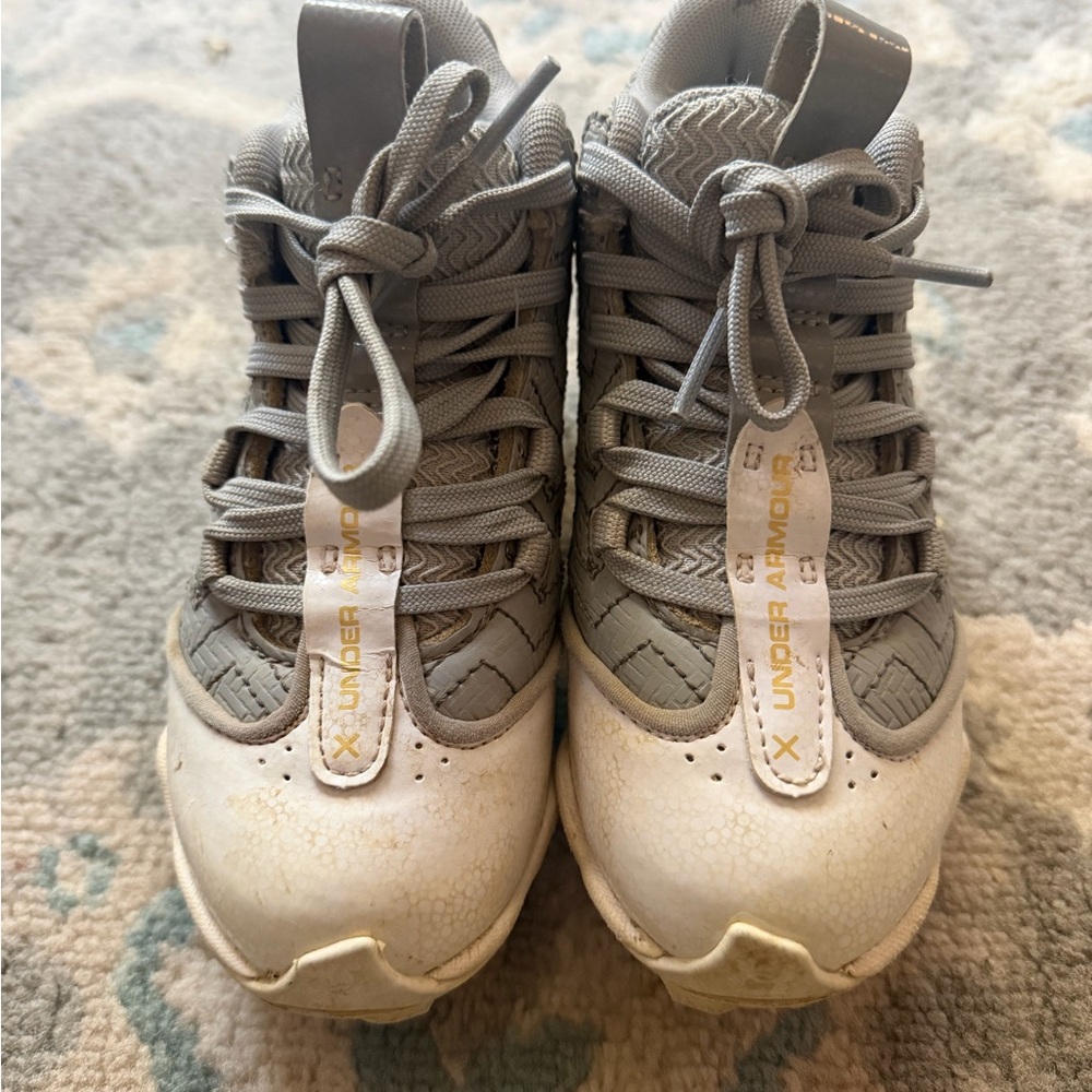 Under Armour Kids Gray and White Cleats - Picture 2 of 6